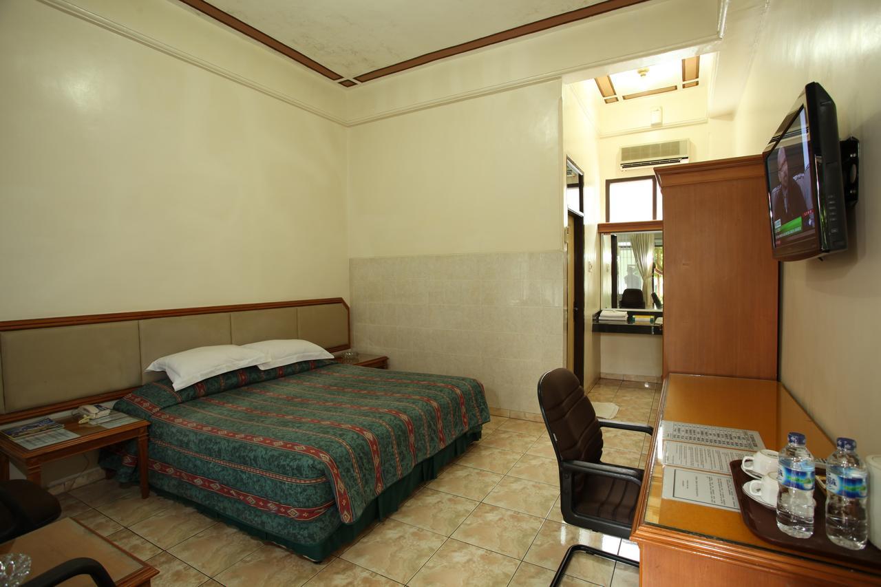 Langensari Hotel Cirebon Exterior foto
